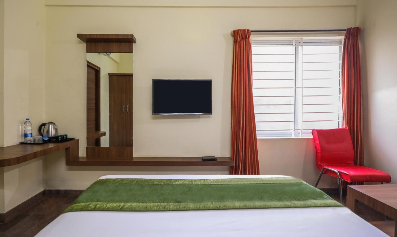 Hotel Treebo Trip Kapil Royalista Ludhiana Esterno foto