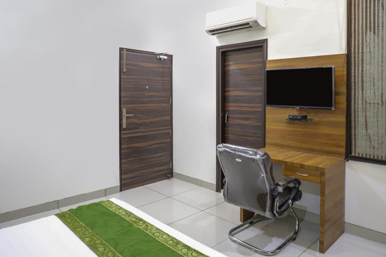 Hotel Treebo Trip Kapil Royalista Ludhiana Esterno foto