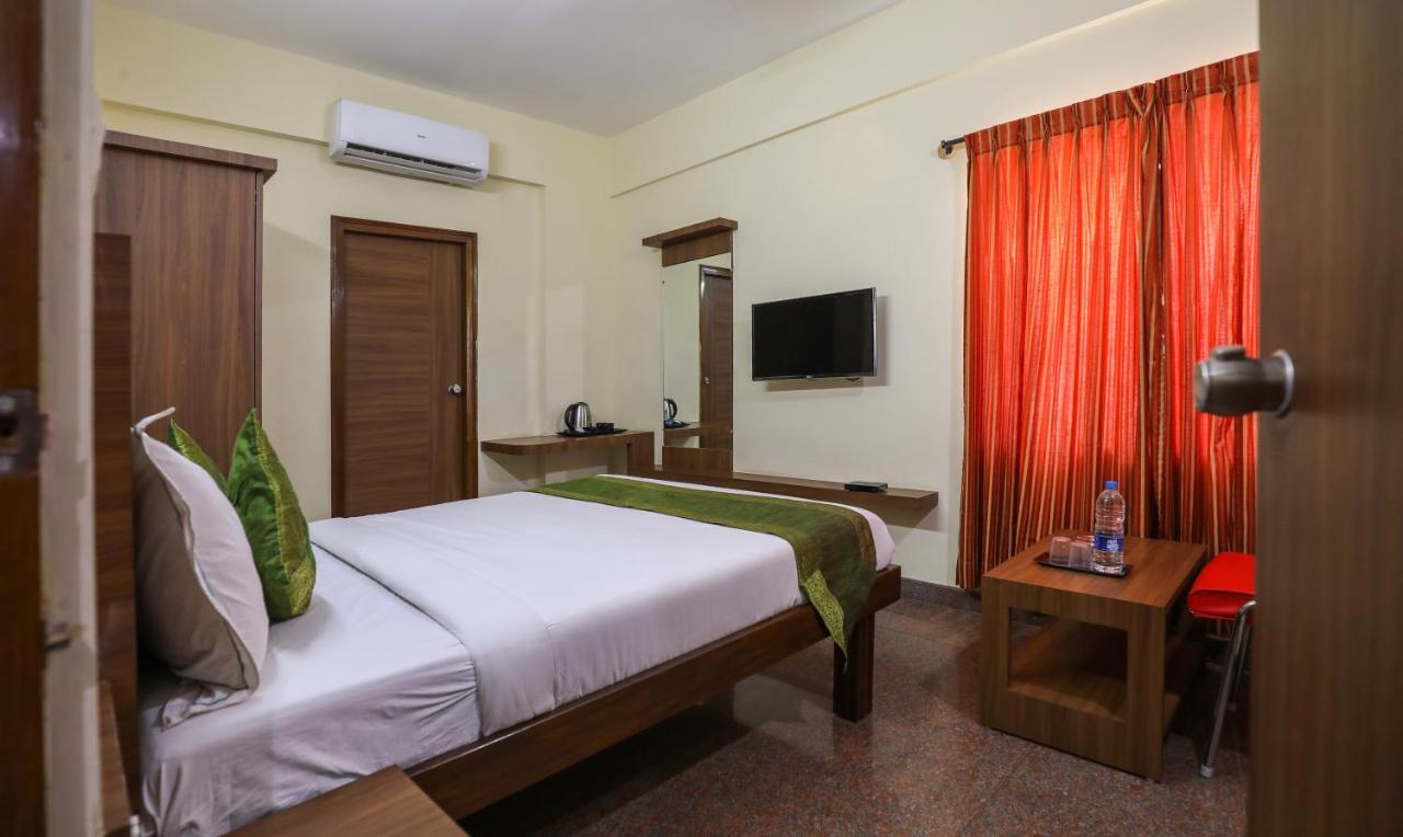 Hotel Treebo Trip Kapil Royalista Ludhiana Esterno foto